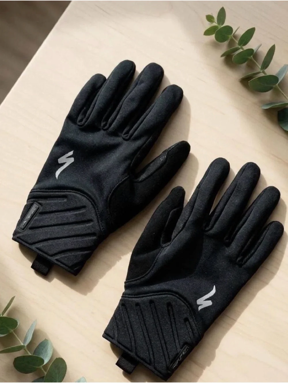 Specialized Black Full-Finger Cycling Gloves with Reflective Logo